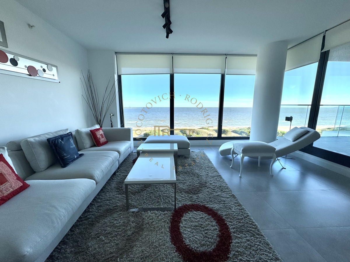 Apartamento ID.278 - Apartamento en venta 2 dormitorios Playa Mansa vista - Venetian - a estrenar - frente al mar- lujo