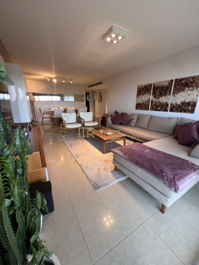 Apartamento ID.2813 - Alquiler de verano Dos dormitorios y dep. de servicio. 