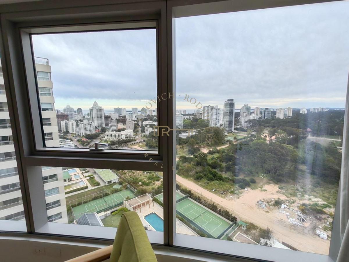 Apartamento ID.3800 - Apartamento en Trump Tower de 2 dormitorios piso alto con vista.