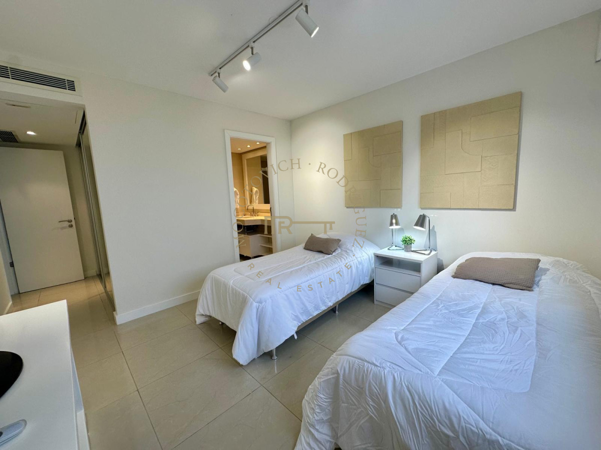 Apartamento ID.3088 - Alquiler 4 dormitorios con amenities. Punta del Este. 