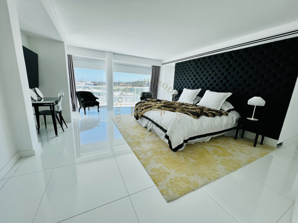 Apartamento ID.2377 - Exclusivo apartamento en venta  de categoría con 4 suites. Vista al mar 
