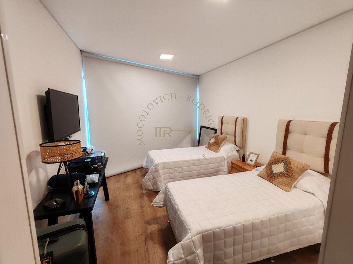 Apartamento ID.3800 - Apartamento en Trump Tower de 2 dormitorios piso alto con vista.