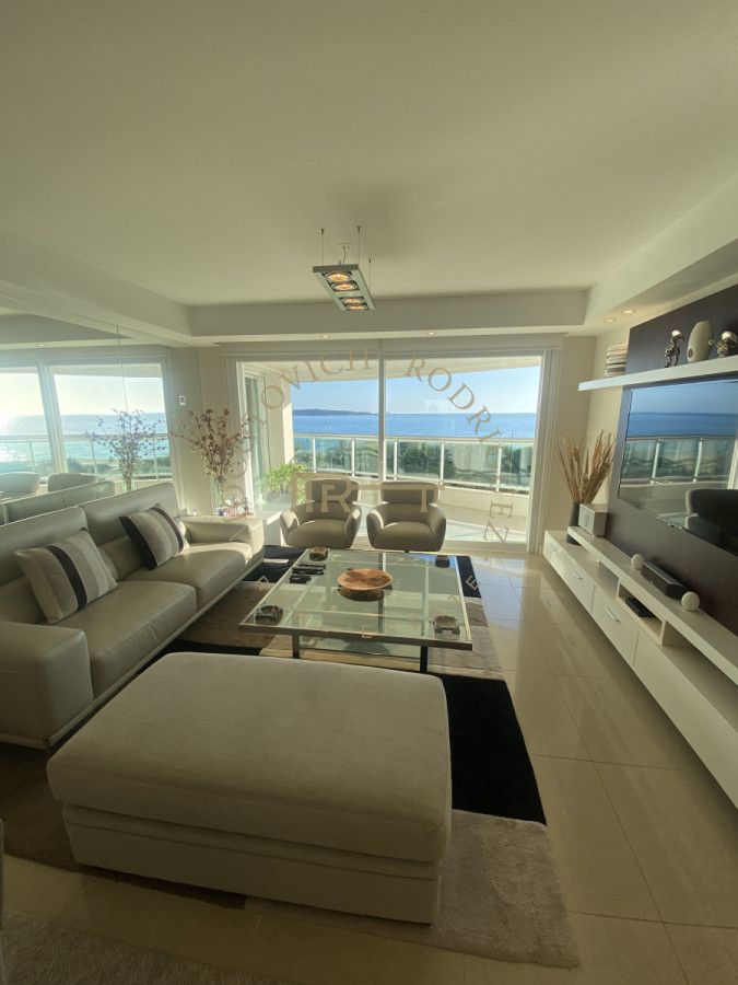 Apartamento ID.2636 - Aquarela alquiler temporal tres dormitorios en suite. Punta del Este