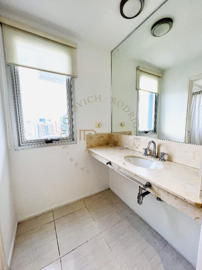 Apartamento ID.753 - Apartamento  Playa Brava 4 dormitorios en venta y alquiler temporal