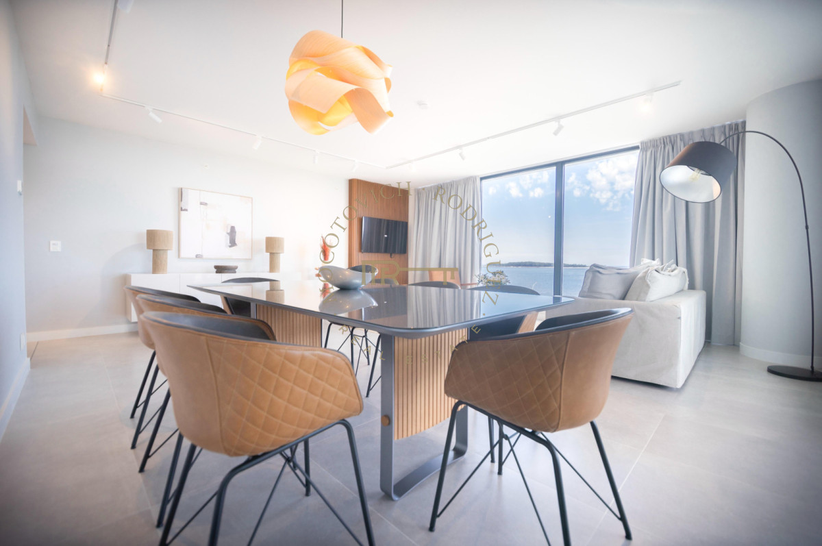 Apartamento ID.3394 - Venetian en Alquiler de verano 2026 tres suites y dependencia. Punta del Este 