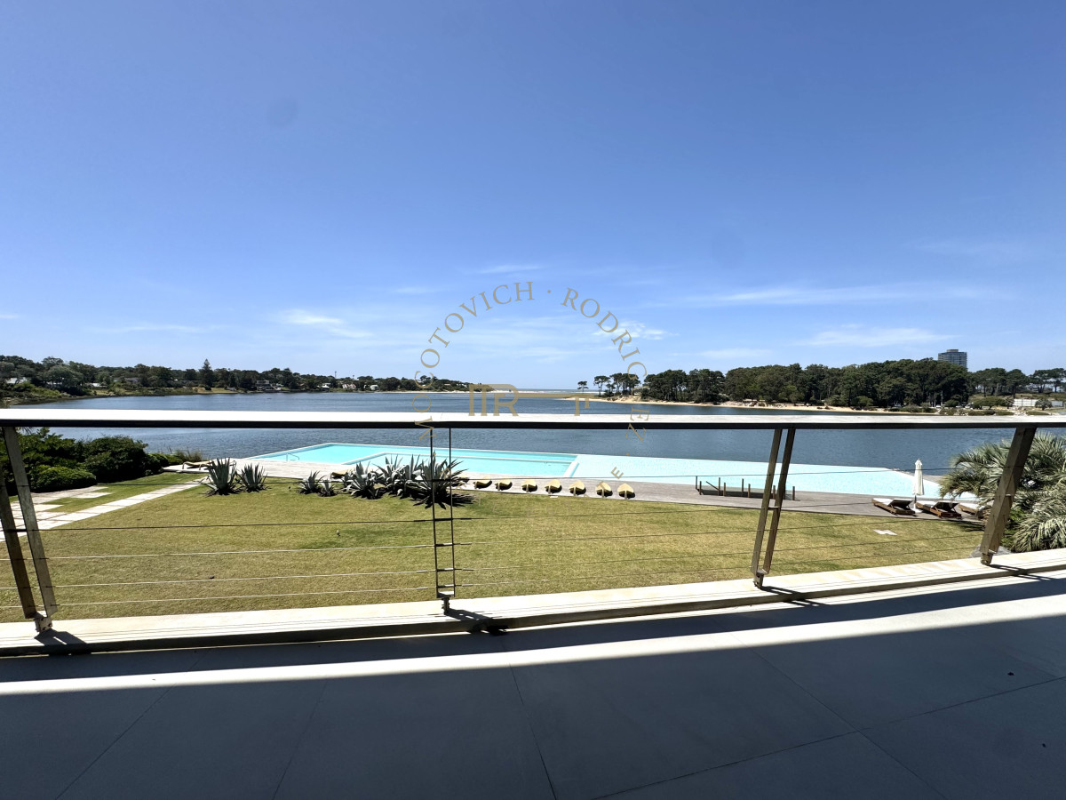 Apartamento ID.4087 - Apartamento de tres dormitorios y dependencia 