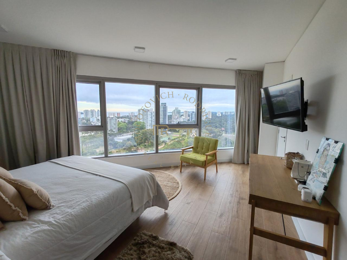 Apartamento ID.3800 - Apartamento en Trump Tower de 2 dormitorios piso alto con vista.