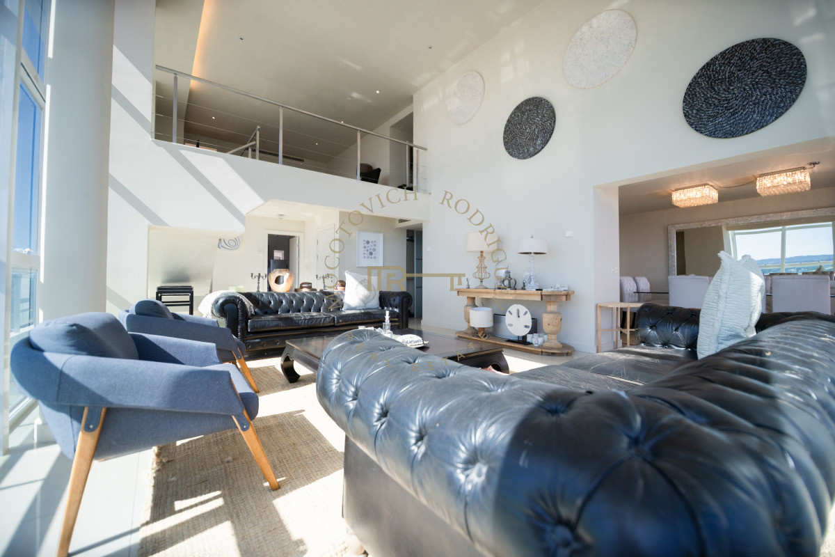 Apartamento ID.7 - Aquarela duplex en venta 4 dormitorios en venta. Playa Mansa. Punta del Este