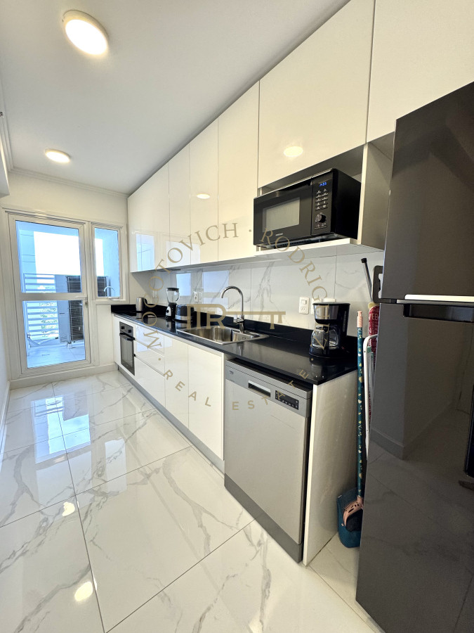 Apartamento ID.3384 - Apartamento Premium de tres suites frente al mar. Alquiler anual
