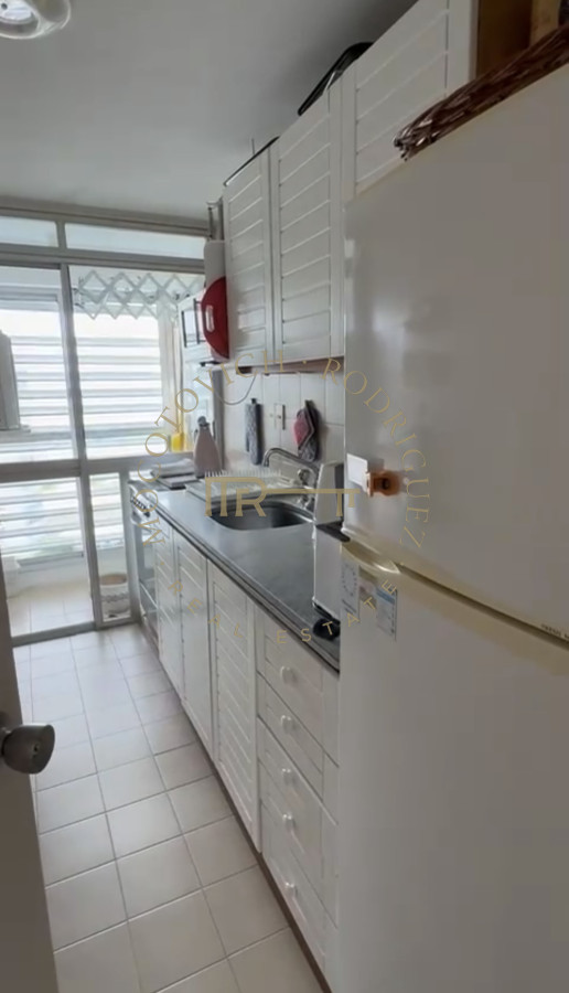 Apartamento ID.3745 - Alquiler de verano. 1 dormitorio, vista al mar, servicio de playa en brava. 