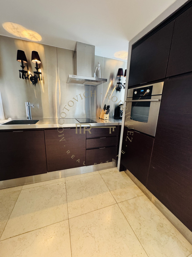 Apartamento ID.3235 - Apartamento de 1 dormitorio en venta. Punta del Este. Torre Yoo