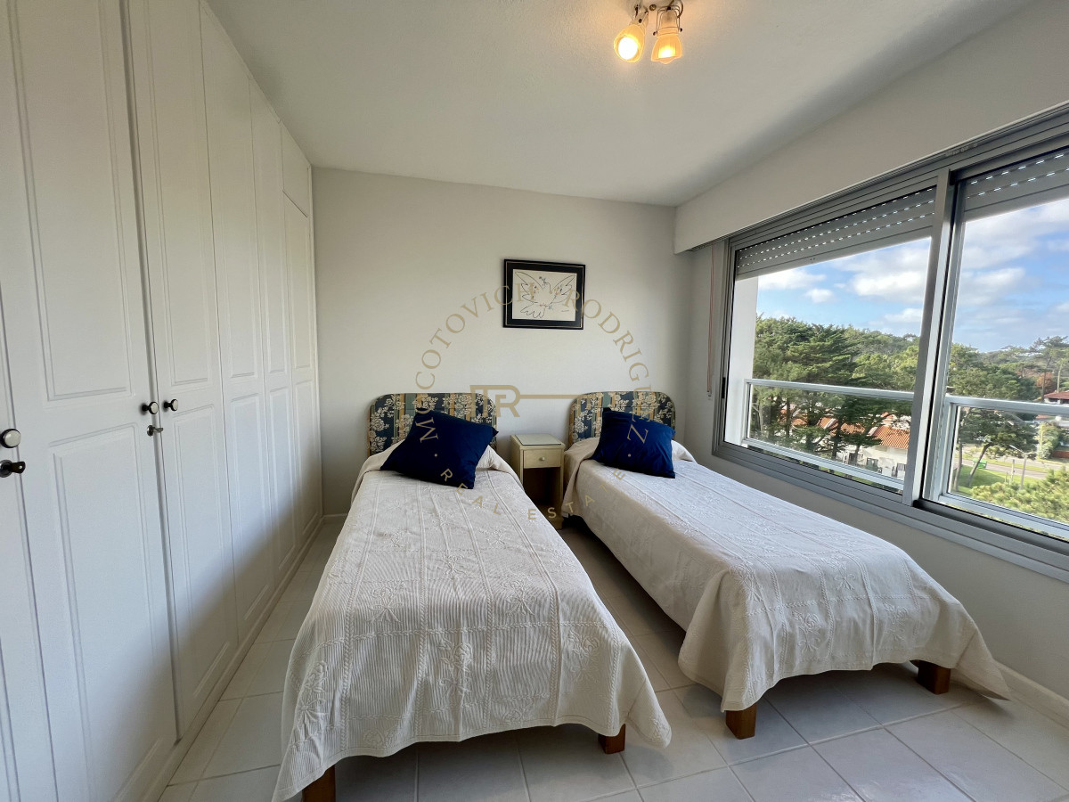 Apartamento ID.3268 - Apartamento 3 dormitorios en alquiler anual. Punta del este.