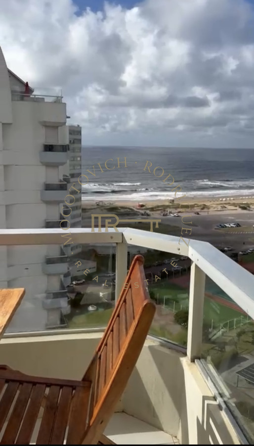 Apartamento ID.3745 - Alquiler de verano. 1 dormitorio, vista al mar, servicio de playa en brava. 