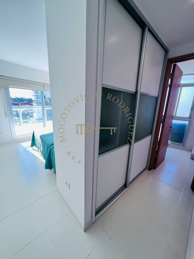 Apartamento ID.1972 - Atractivo esquinero en la Mansa a pasos del Conrad