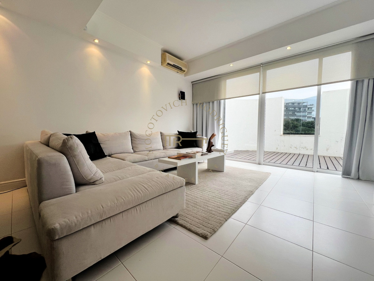 Apartamento ID.2379 - Espectacular apartamento en venta 6 dormitorios, barbacoa y loft en la brava. Vista al mar.-
