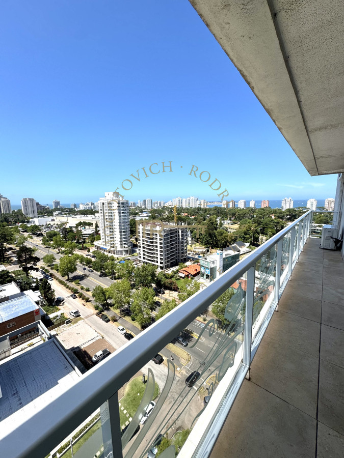 Apartamento ID.3235 - Apartamento de 1 dormitorio en venta. Punta del Este. Torre Yoo