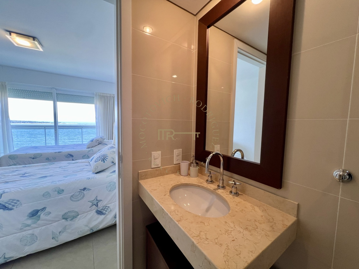 Apartamento ID.2794 - Alquiler de invierno en torre Aquarela. 3 dormitorios en suite y vista al mar. 