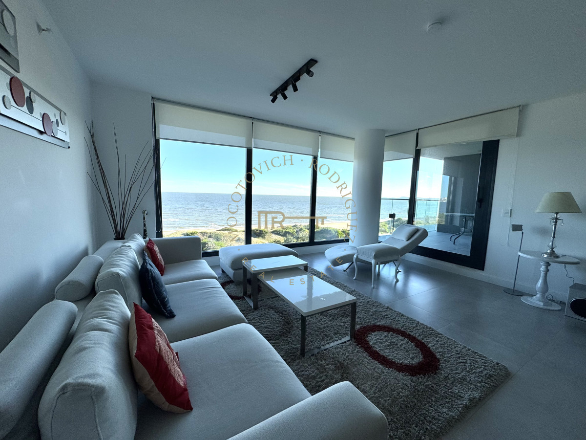 Apartamento ID.278 - Apartamento en venta 2 dormitorios Playa Mansa vista - Venetian - a estrenar - frente al mar- lujo