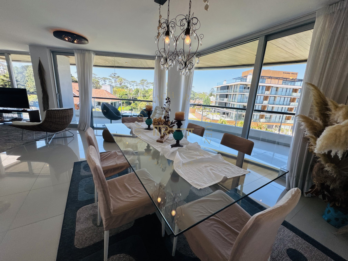 Apartamento ID.235 - Apartamento en venta  2 dormitorios con vista al mar y parrilla propia - Playa Mansa Punta del Este