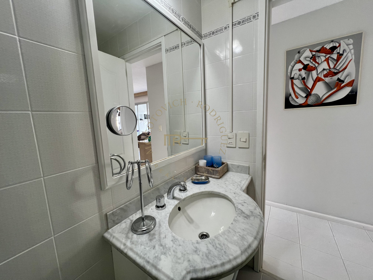 Apartamento ID.3268 - Apartamento 3 dormitorios en alquiler anual. Punta del este.