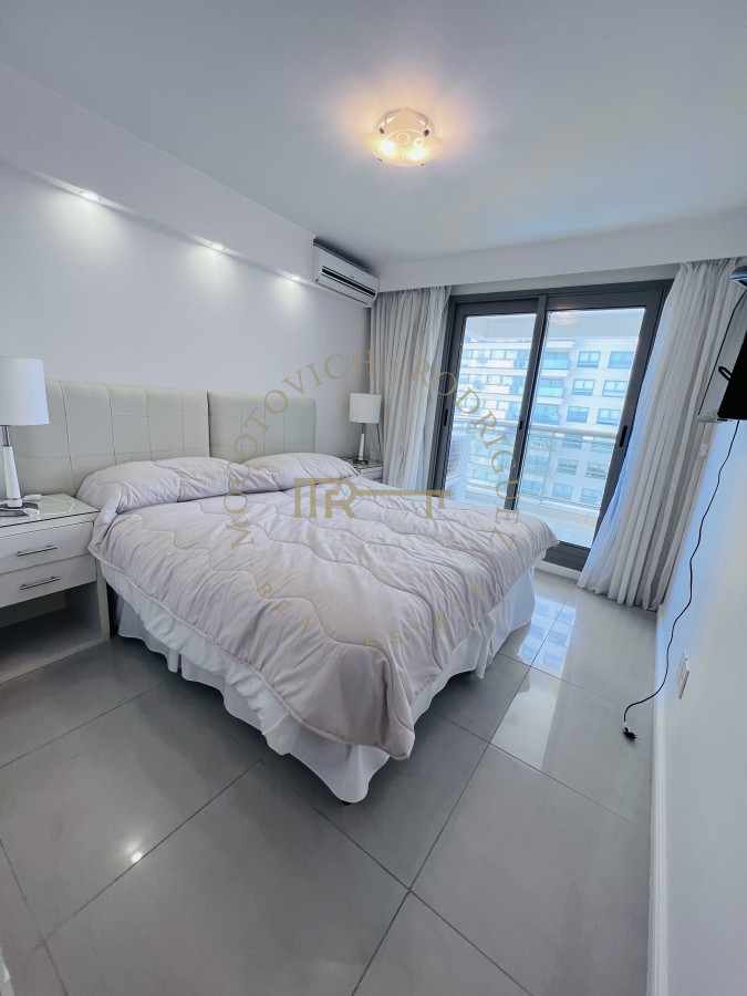 Apartamento ID.171 - Apartamento venta y alquiler anual 3 dormitorios más dependencia - Playa Brava