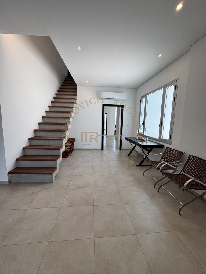 Apartamento ID.4088 - Delamar Pent House en venta con piscina y parrilla propia. La Barra. 