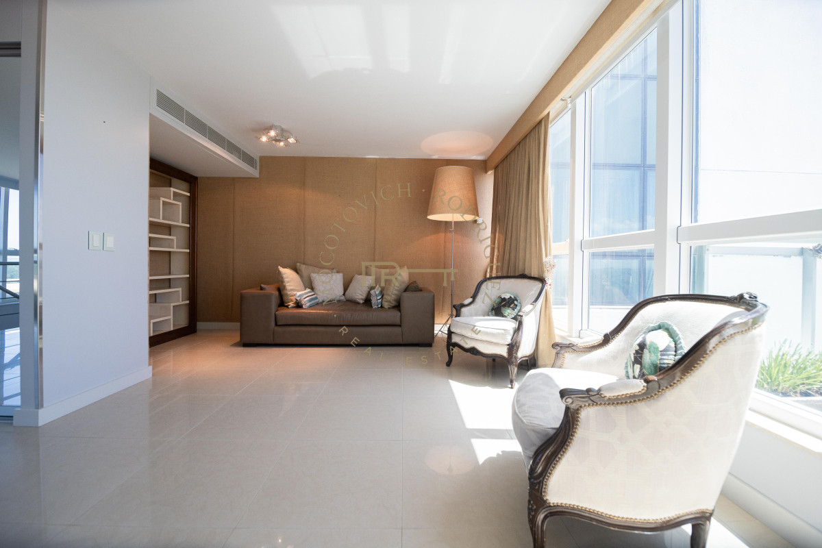 Apartamento ID.3032 - Torre Aquarela exclusivo apartamento en venta 4 dormitorios y dep. de servicio.