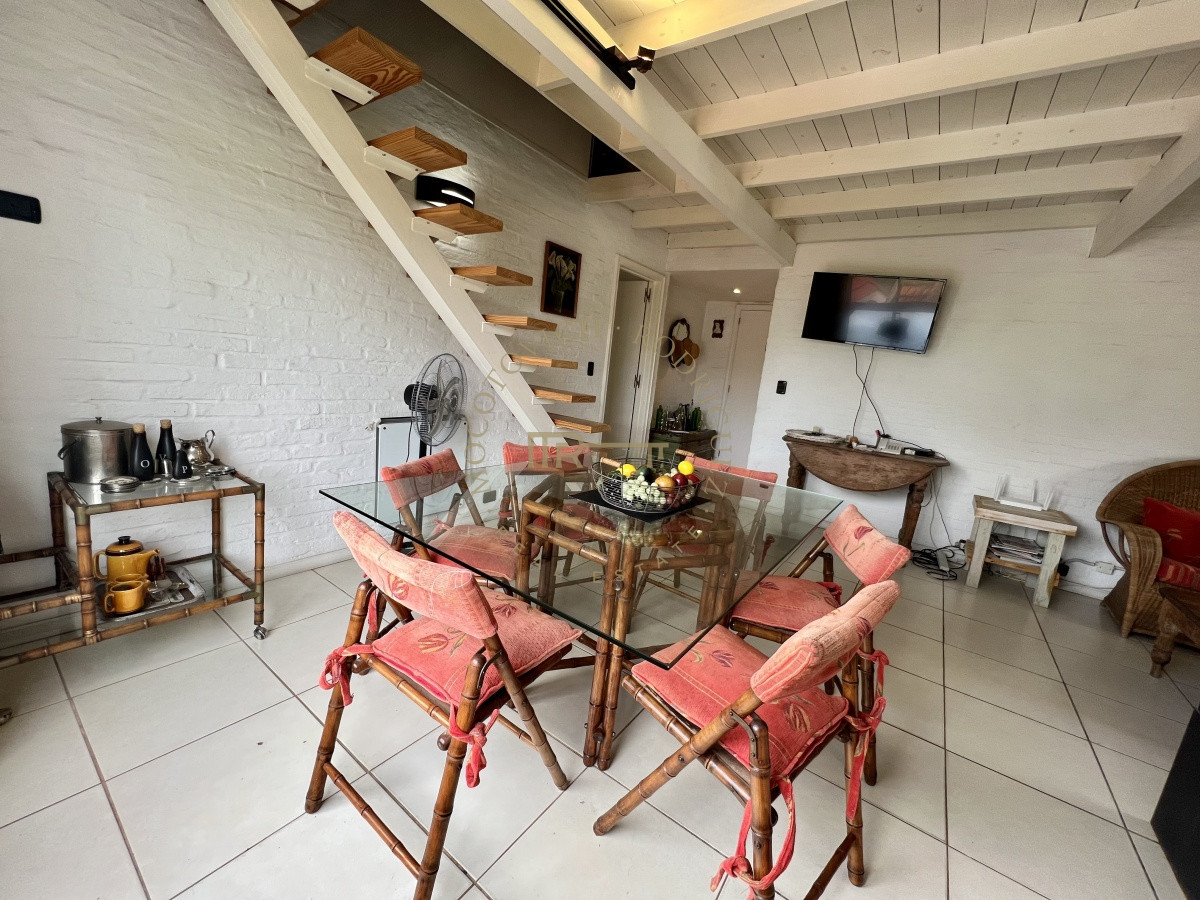 Apartamento ID.512 - Apartamento en alquiler anual . 2 dormitorios  - Punta del Este