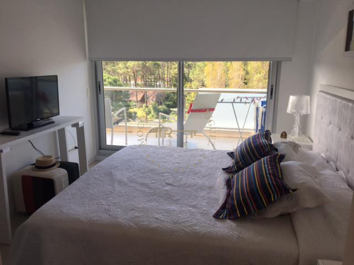 Apartamento ID.88 - Apartamento  - alquiler - 2 dormitorios - 2 baños - servicios Punta del Este