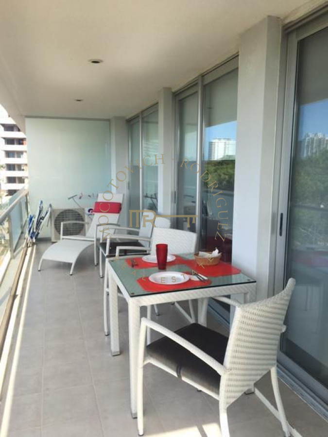 Apartamento ID.88 - Apartamento  - alquiler - 2 dormitorios - 2 baños - servicios Punta del Este