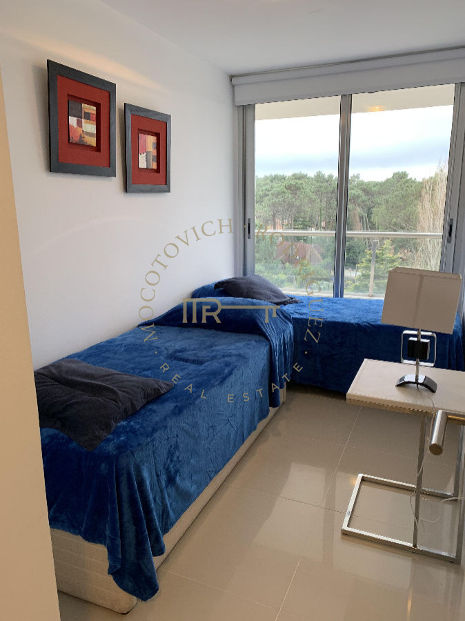 Apartamento ID.88 - Apartamento  - alquiler - 2 dormitorios - 2 baños - servicios Punta del Este