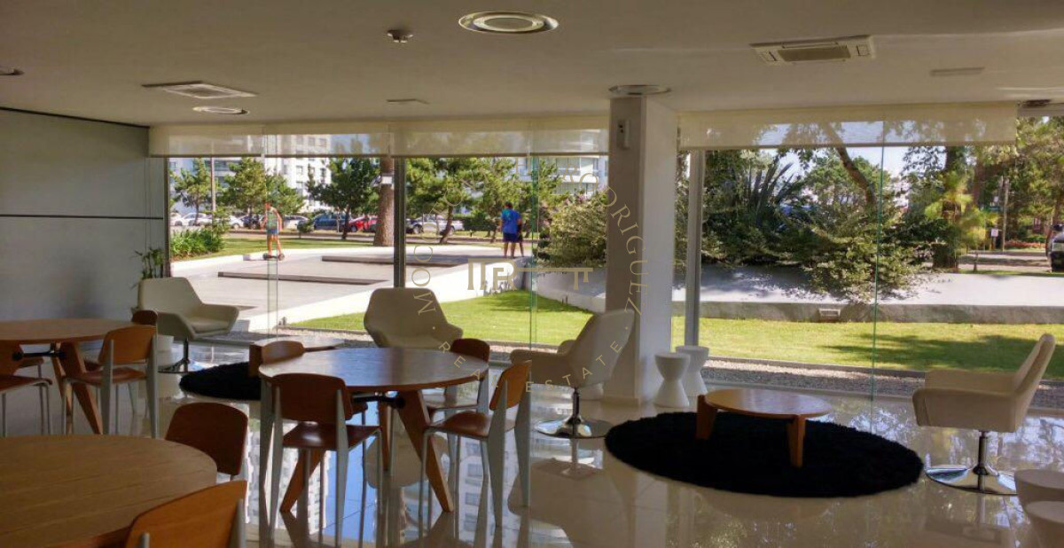 Apartamento ID.88 - Apartamento  - alquiler - 2 dormitorios - 2 baños - servicios Punta del Este
