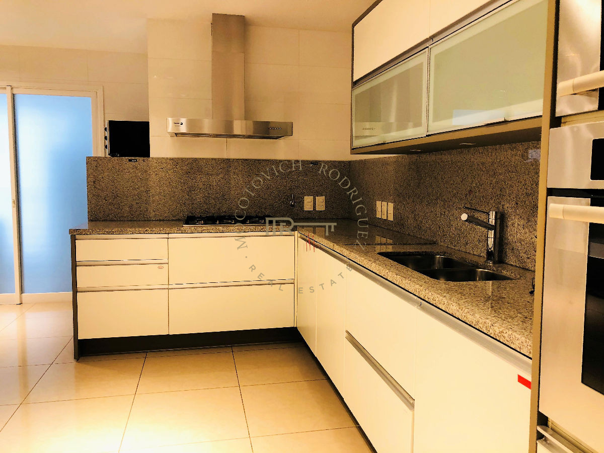 Apartamento ID.8 - Aquarela apartamento en alquiler temporal 4 dormitorios. Punta del Este