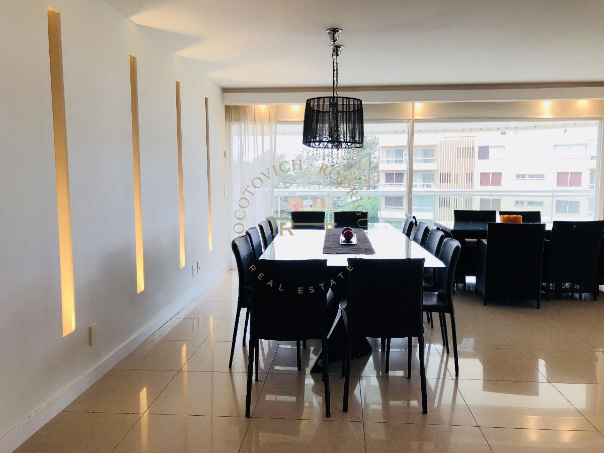Apartamento ID.8 - Aquarela apartamento en alquiler temporal 4 dormitorios. Punta del Este