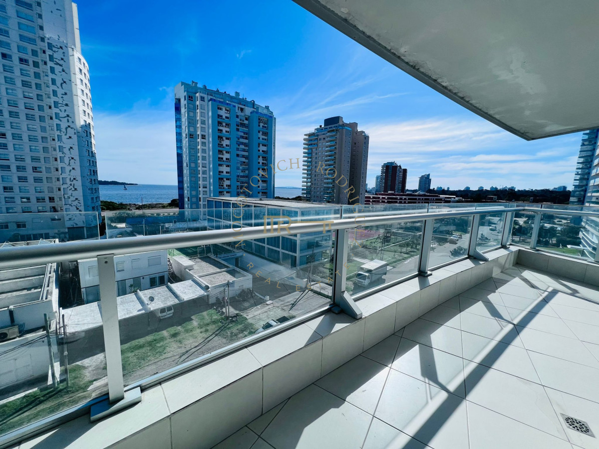 Apartamento ID.1972 - Atractivo esquinero en la Mansa a pasos del Conrad