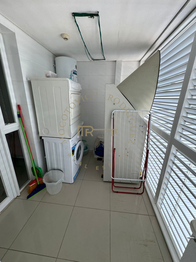 Apartamento ID.2540 - Apartamento en venta 4 dormitorios y serv. Torre Aquarela. 2026