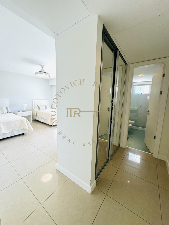 Apartamento ID.2635 - En venta. Apartamento en Torre Aquarela. 2 Dormitorios y dep. de servicio. 