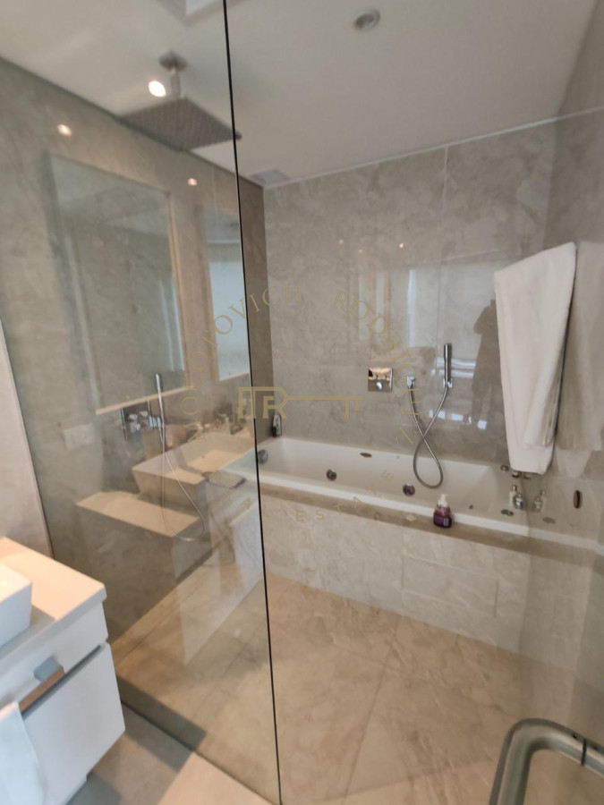Apartamento ID.3800 - Apartamento en Trump Tower de 2 dormitorios piso alto con vista.