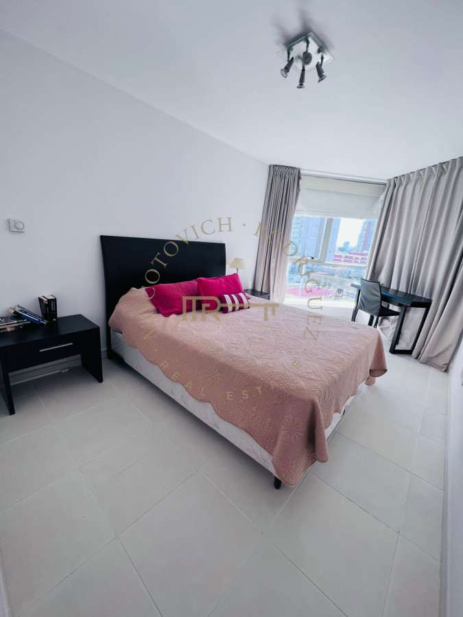 Apartamento ID.1972 - Atractivo esquinero en la Mansa a pasos del Conrad