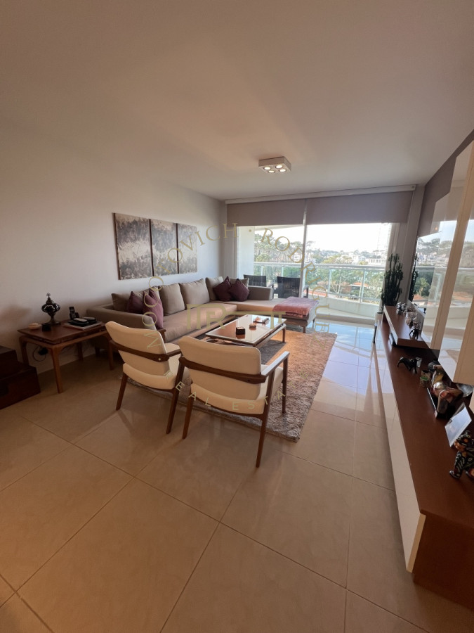 Apartamento ID.2813 - Alquiler de verano Dos dormitorios y dep. de servicio. 