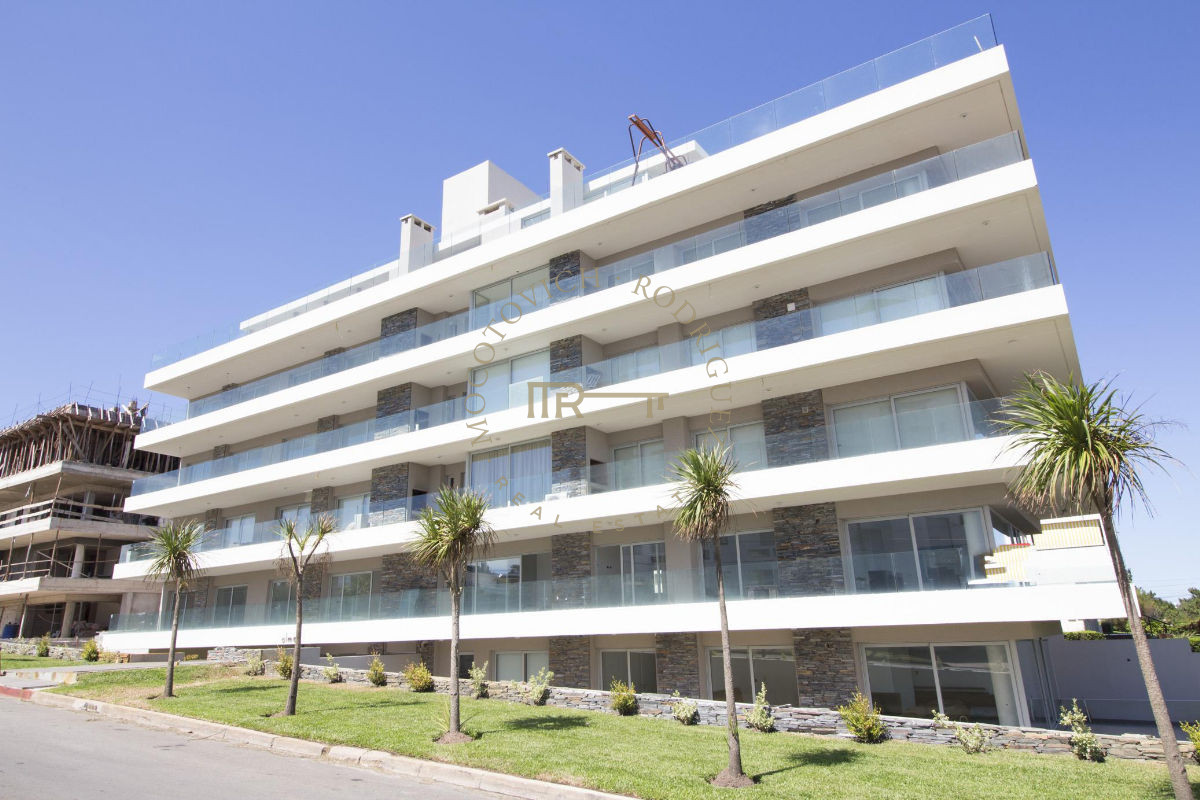 Apartamento ID.94 - Apartamento en venta de 1 dormitorio frente al mar. Punta del Este