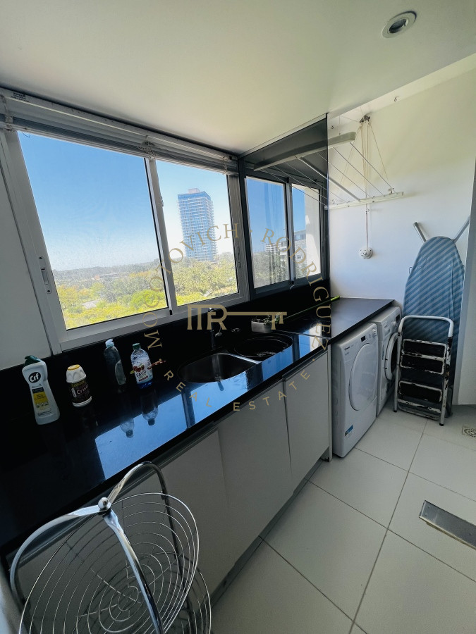 Apartamento ID.2379 - Espectacular apartamento en venta 6 dormitorios, barbacoa y loft en la brava. Vista al mar.-
