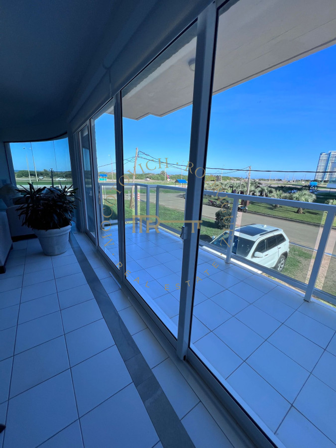 Apartamento ID.2016 - Venta y alquiler primera linea 3 dormitorios mas dependencia 