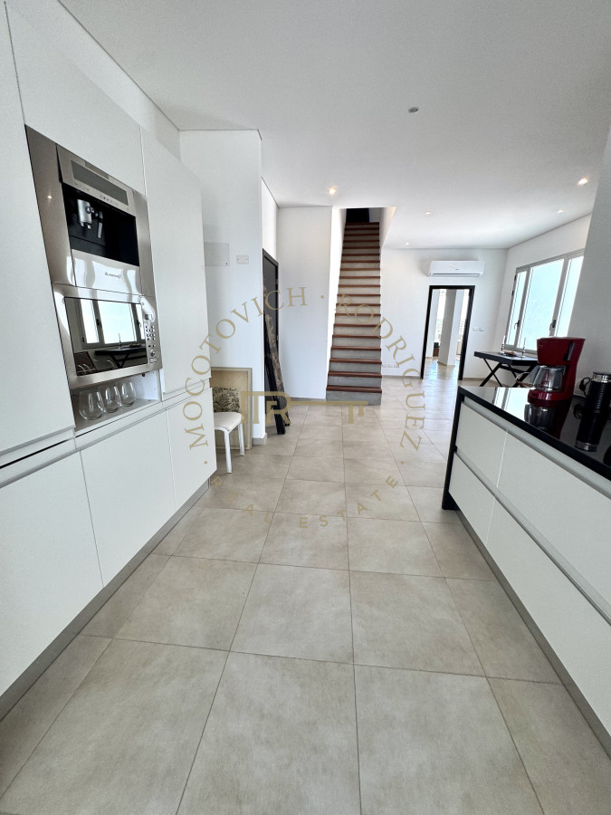 Apartamento ID.4088 - Delamar Pent House en venta con piscina y parrilla propia. La Barra. 
