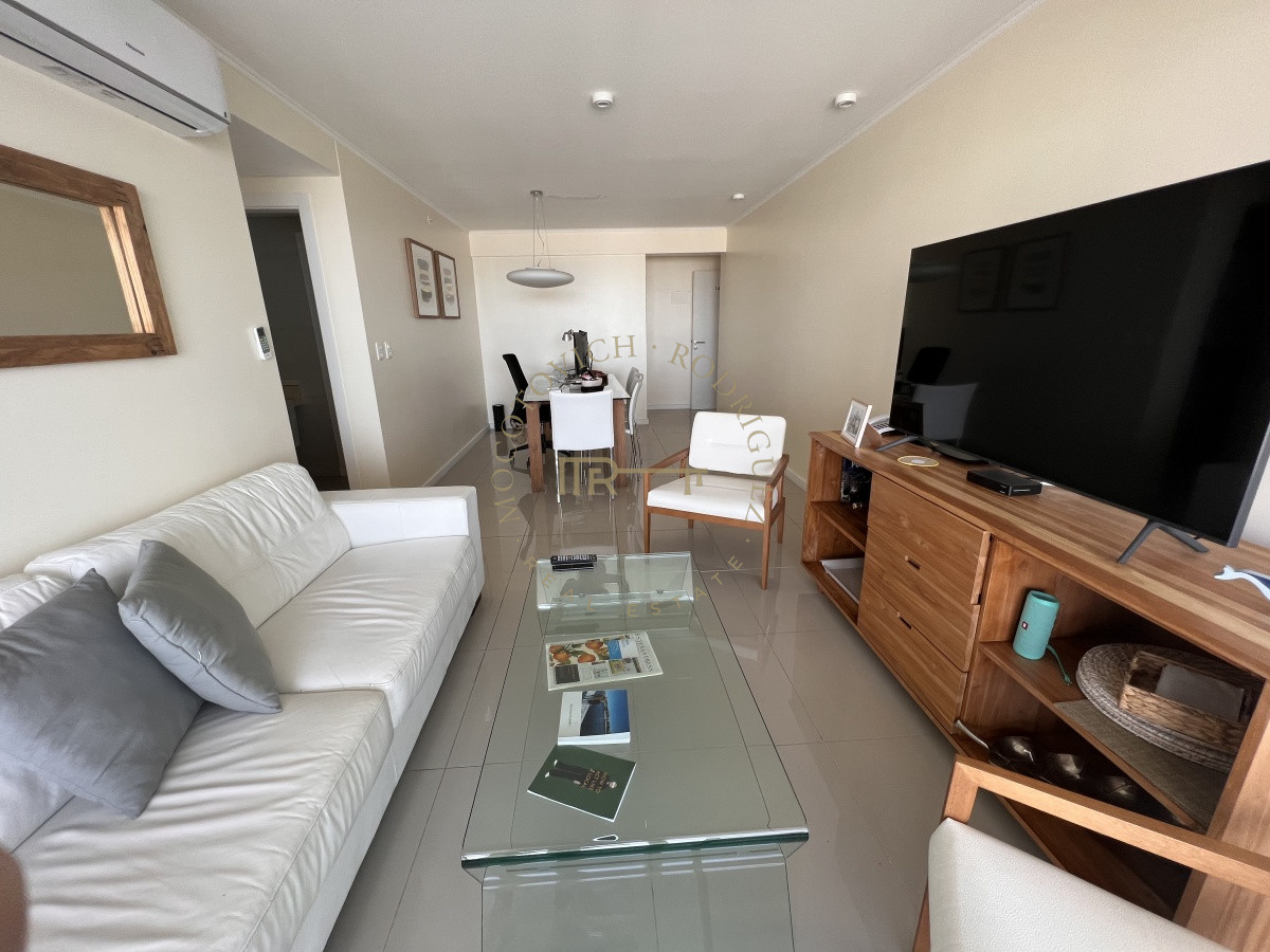 Apartamento ID.1009 - Wind Tower piso alto con vista en venta 2 dormitorios. Punta del Este.