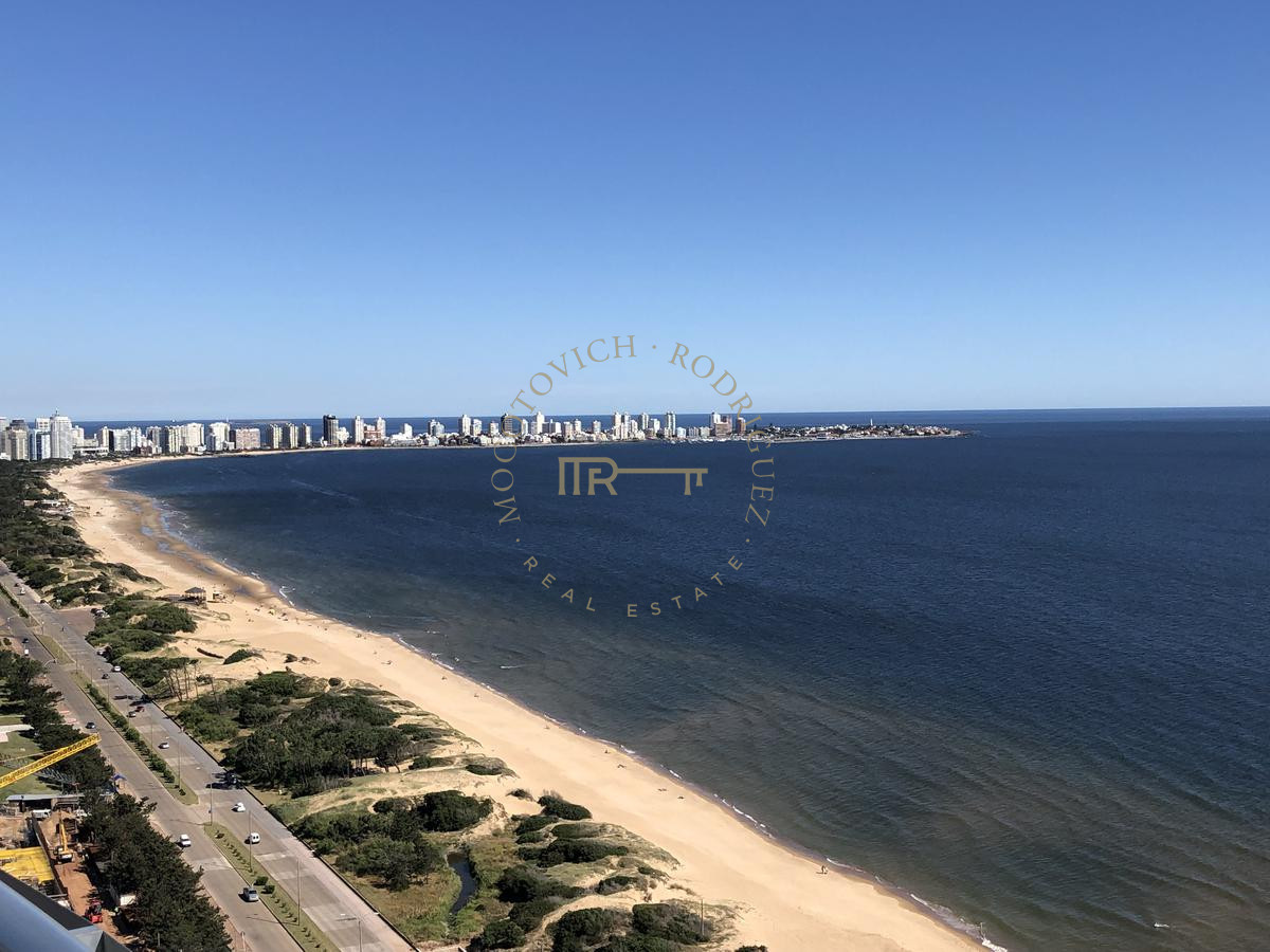 Apartamento ID.1064 - Venta y alquiler anual exclusivo Pent House Aquarela  3 dormitorios y dep. 