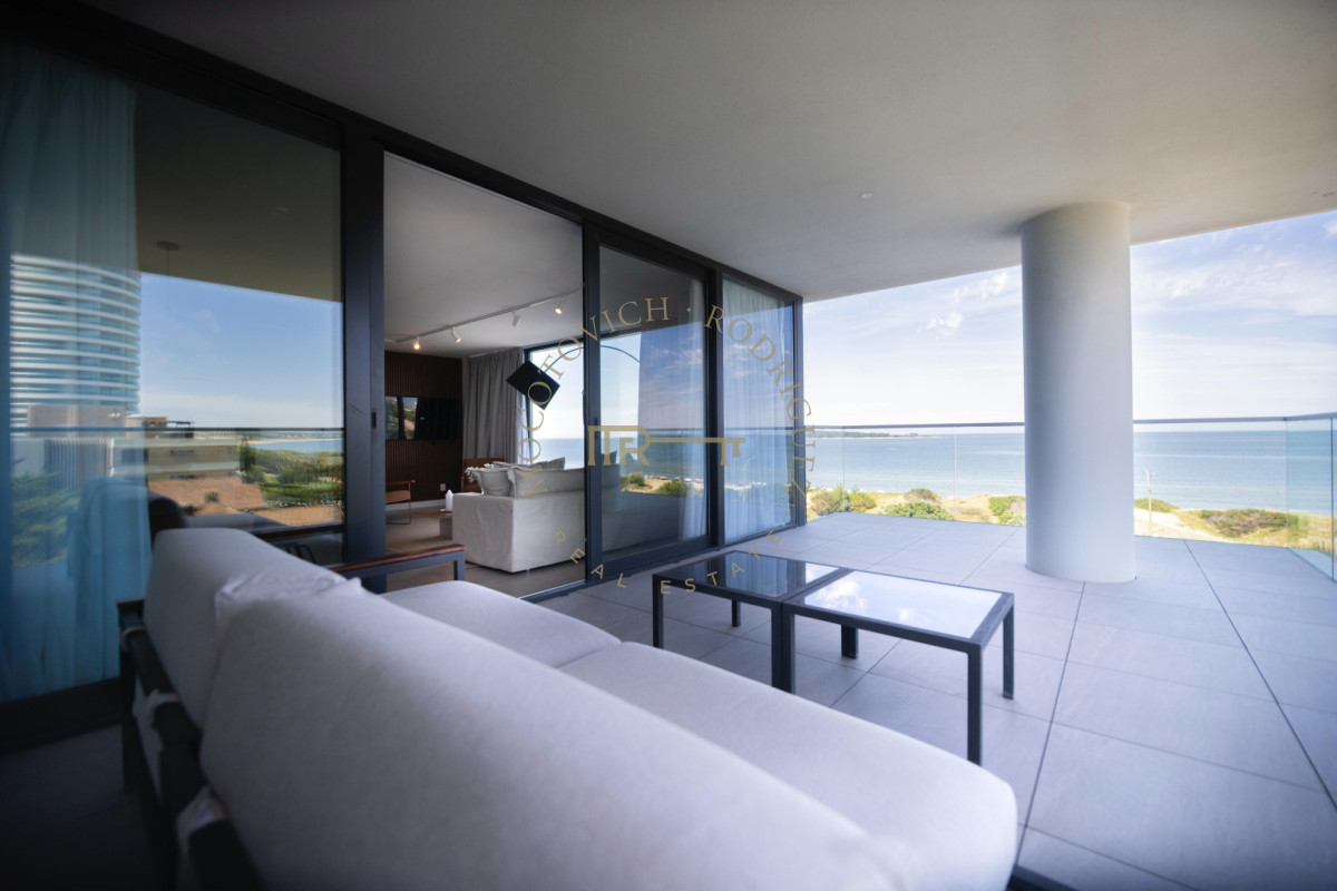 Apartamento ID.3394 - Venetian en Alquiler de verano 2026 tres suites y dependencia. Punta del Este 