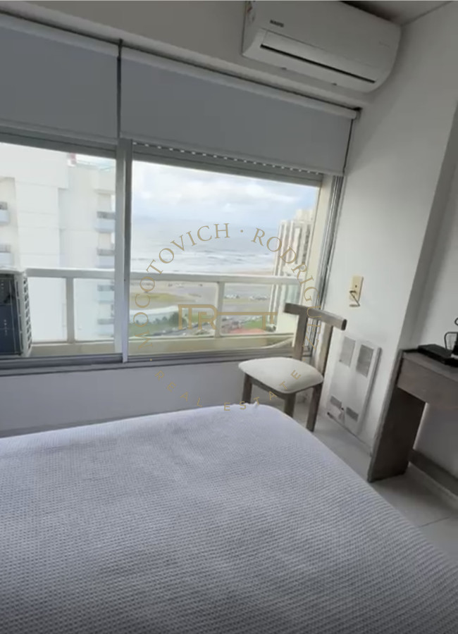 Apartamento ID.3745 - Alquiler de verano. 1 dormitorio, vista al mar, servicio de playa en brava. 