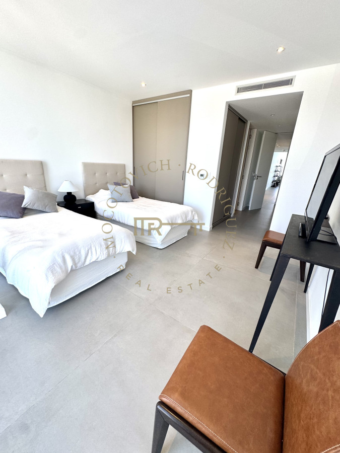 Apartamento ID.4087 - Apartamento de tres dormitorios y dependencia 