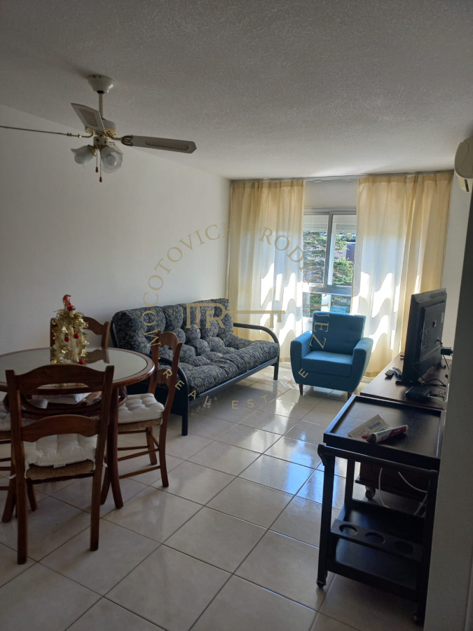 Apartamento ID.4054 - Apartamento en alquiler anual de 1 dormitorio